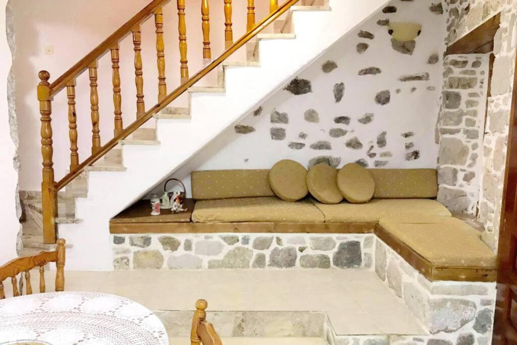 Apartamento Lava House Mandrákion Exterior foto