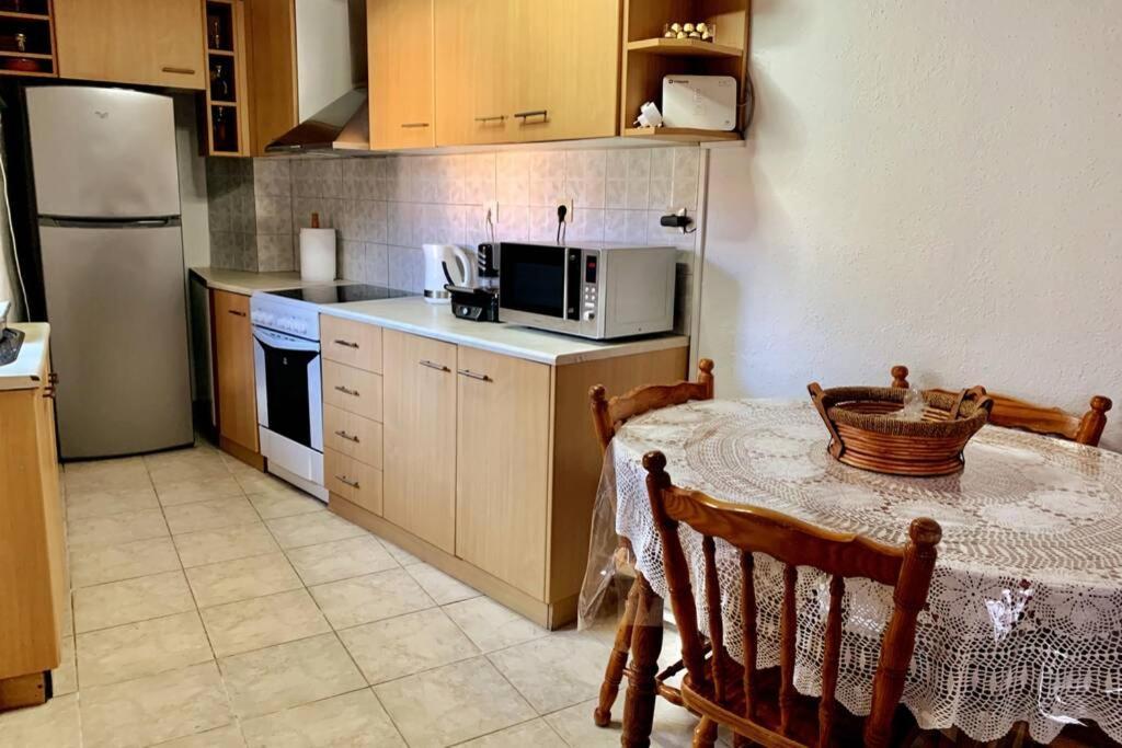 Apartamento Lava House Mandrákion Exterior foto