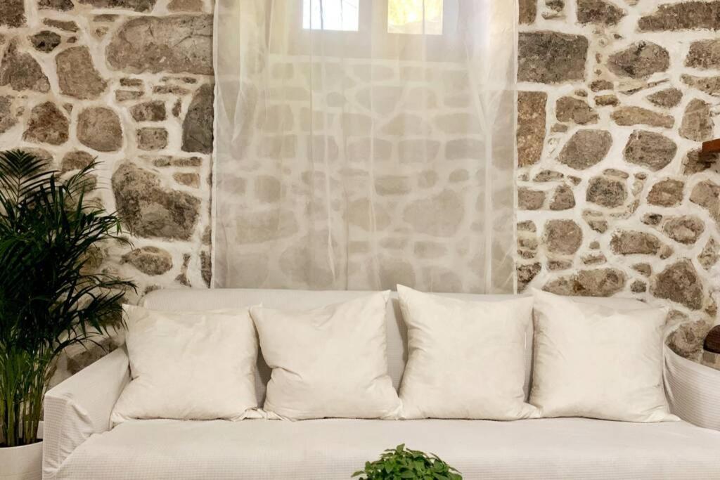Apartamento Lava House Mandrákion Exterior foto